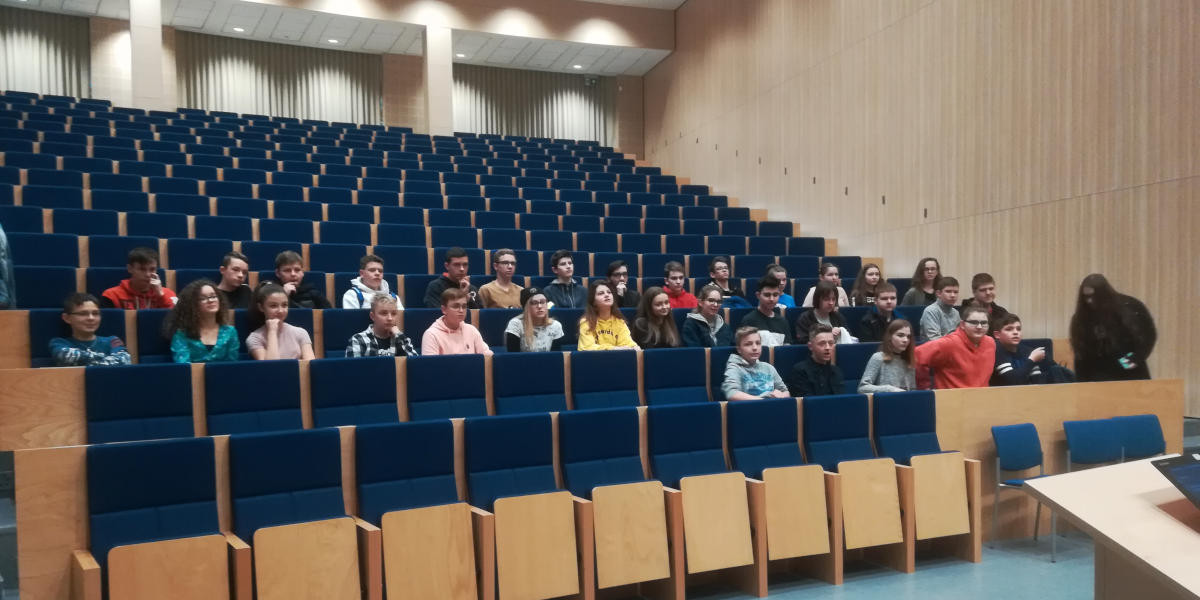 Pokaz doświadczeń chemicznych na UJ